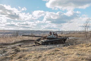 View of a destroyed and burnt-out Russian tank on the outskirts of Kharkiv. (Source: Getty Images)