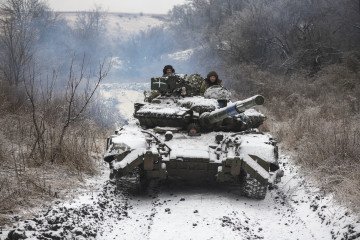 As Ukraine Endures Extreme Cold, Soldiers Adapt Winter Camouflage for a Drone-Watched Front