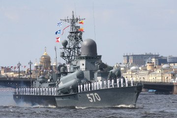 Illustrative photo: Karakurt-class corvette “Sovetsk” during Russia’s Navy Day parade in Saint Petersburg, July 28, 2019. (Source: Getty Images)