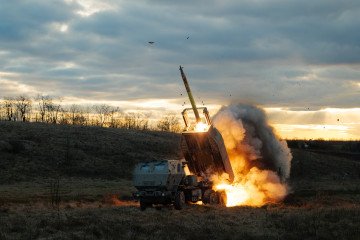 M142 HIMARS launches a rocket. Illustrative image. (Source: Getty Images)