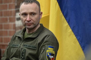 Ukrainian Commander-in-Chief Mykhailo Drapatyi speaks to journalists in Ukraine's Donetsk region. (Source: Getty Images) Ukrainian Commander-in-Chief Mykhailo Drapatyi speaks to journalists in Ukraine's Donetsk region. (Source: Getty Images)