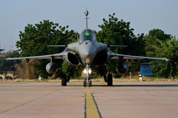 India Eyes More French Rafales as Years of Russian Su-35, Su-57 Sales Pitch Still Yield No Results India Eyes More French Rafales as Years of Russian Su-35, Su-57 Sales Pitch Still Yield No Results
