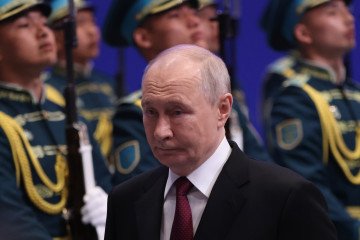 Russian Financial Officials Warn Putin That War Spending Has Reached Unsustainable Levels Russian leader Vladimir Putin. (Source: Getty Images)