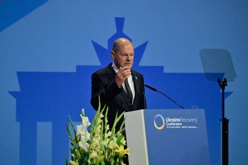 Germany Maintains Stance on No Troop Deployment to Ukraine, Says Scholz