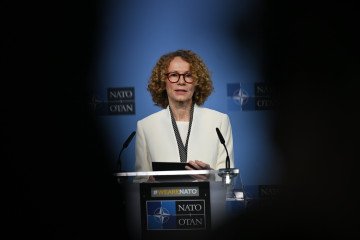 El Vicesecretario General de la OTAN promete seguir apoyando a Ucrania ante futuros retos