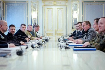 Volodymyr Zelenskyy, President of Ukraine, receives Boris Pistorius, Federal Minister of Defense, for talks. (Source: Getty Images)