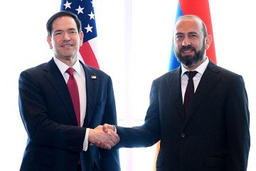 US Secretary of State Marco Rubio and Armenian Foreign Minister Ararat Mirzoyan shake hands during a meeting at Yerevan’s Zvartnots international airport on May 26, 2026. (Source: Getty Images)