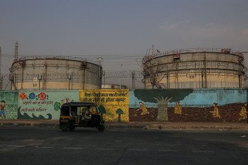 India Agrees to Drop Russian Oil in Sweeping US–India Trade Deal
