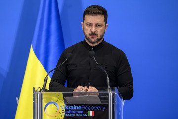 Zelenskyy: US Wants Ukrainian Drones as Kyiv Seeks American Air Defense Systems Zelenskyy: US Wants Ukrainian Drones as Kyiv Seeks American Air Defense Systems