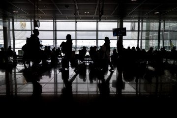 Passengers at the airport. (Source: Getty Images)