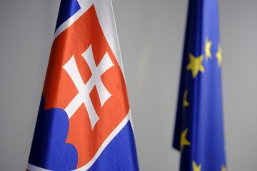 Slovakia Profits from Arms Sales to Ukraine Even as PM Fico Blocks Military Aid