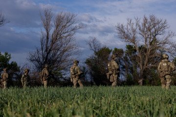 Rusia concentra tropas cerca de la frontera con Kharkiv para una posible ofensiva renovada, advierte el ejército ucraniano