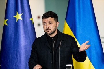 Zelenskyy responde a Trump: Putin es un asesino, no un niño