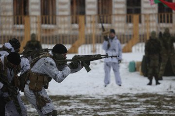 Soldiers from Belarus’ 5th Special Forces Brigade demonstrate combat skills during anniversary events in Maryina Horka, December 27, 2022. (Source: Getty Images) Soldiers from Belarus’ 5th Special Forces Brigade demonstrate combat skills during anniversary events in Maryina Horka, December 27, 2022. (Source: Getty Images)