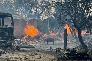 Russia Strikes Car Carrying Gas in Chernihiv Region, Killing at Least 3 People, and Injuring 4 Including Children Russia Strikes Car Carrying Gas in Chernihiv Region, Killing at Least 3 People, and Injuring 4 Including Children