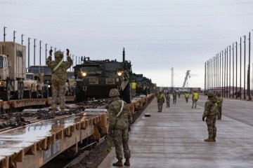US Army armored vehicles from the 4th Infantry Division are loaded onto a military train in Germany on April 5, 2025. (Photo: DVIDS)