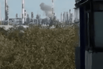 Explosion seen on Orsknefteorgsintez oil refinery in Russia’s Orenburg region after a drone strike, October 3, 2025. (Source: Exilenova_plus)