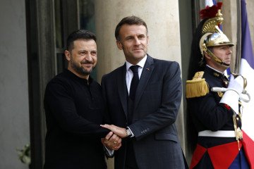 Zelenskyy and Macron Discussed Practical Steps for Deploying Peacekeeping Troops to Ukraine