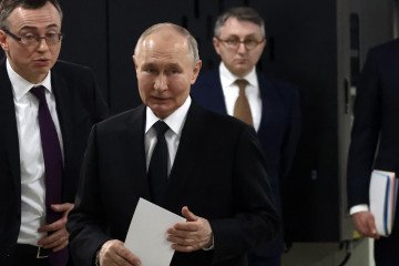 Putin Offers Trump Mineral Deals, Including Resources from Russian-Occupied Ukraine, Politico Reports