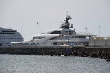 The superyacht Graceful, widely linked to Russian leader Vladimir Putin, moored in Sochi, Russia’s Black Sea port, on July 13, 2015. (Source: Getty Images)