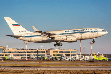 A vintage Ilyushin Il‑96 jet bearing the livery of Domodedovo Airlines prepares to land at Moscow’s Domodedovo Airport. (Photo: Open source)