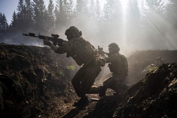 Instructors from the Norwegian Home Guard 12th District Company participate in a blank fire exercise, together with Ukrainian soldiers, on August 25, 2023, north of Trondheim, Norway. (Source: Getty Images)