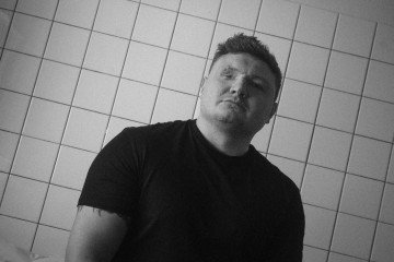 He Can’t See, but 180,000 People Watch Him: Blinded by Russia’s War, This Ukrainian Soldier Became a Creator