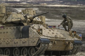 Polish PM Tusk Confirms Reports of U.S. Military Aid Pause to Ukraine