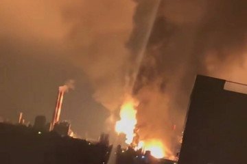 Incendio en la planta petroquímica de Stavrolen, Budyonnovsk, Krai de Stavropol, Rusia, 23 de diciembre de 2025. (Foto: fuente abierta)