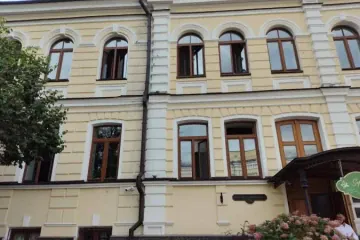 The Consistory Building following a Russian drone attack. (Photo: Nelya Kukovalska)