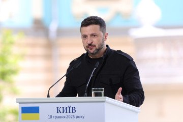 Zelenskyy esboza un objetivo de financiación de la defensa de 30.000 millones de dólares, sanciones más severas contra Rusia y condiciones para el alto el fuego