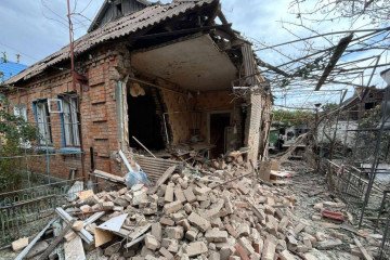 Russia Shells Ukraine's Nikopol, Killing a Child and Injuring 3 People Russia Shells Ukraine's Nikopol, Killing a Child and Injuring 3 People