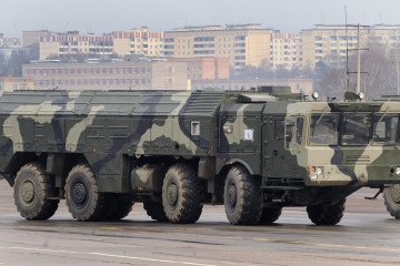 A Russian Iskander ballistic missile launcher moves during a military parade rehearsal in Alabino near Moscow on April 20, 2010. (Photo: Getty Images)