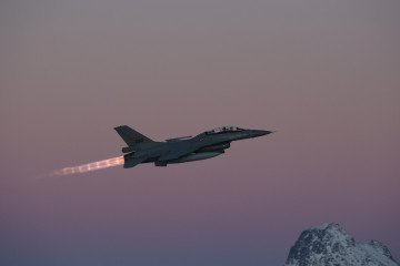 A Norwegian F-16 fighter jet, part of Norway’s contribution to the international effort to train and equip Ukrainian pilots. (Source: Getty Images)