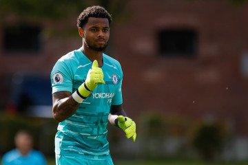 Former Chelsea Goalkeeper Joins French Army, Says He Is Ready to Serve in Ukraine