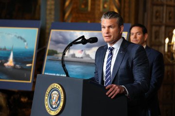 El secretario de Guerra de Estados Unidos, Pete Hegseth, habla en Mar-a-Lago el 22 de diciembre de 2025. (Fuente: Getty Images)