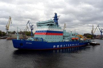 Russia’s Arktika nuclear-powered icebreaker departs St. Petersburg for its maiden voyage to Murmansk, September 22, 2020. (Source: AFP/Getty Images)