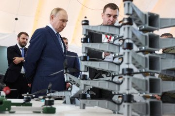 Russian leader Vladimir Putin oversees FPV drone production.