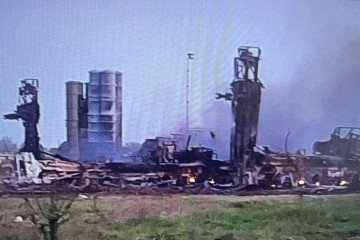 Illustrative image. Destroyed Russian S-400 air defense system in Crimea at the Dzhankoy airbase, c. 2024
