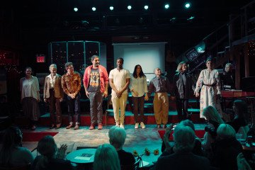 «Cuando llega la guerra, ¿qué metes en la maleta?» En un escenario neoyorquino, los ucranianos dicen su verdad y nos hacen escuchar