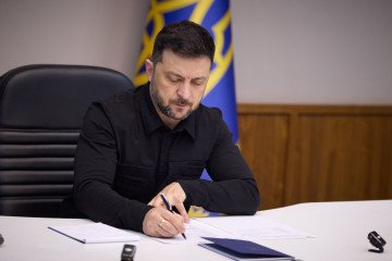 Ukrainian President Volodymyr Zelenskyy works in Kyiv, Ukraine, November 14, 2025. (Source: Volodymyr Zelenskyy/X)