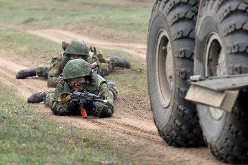 Russian military troops take part in a military drill on Sernovodsky polygon close to the Chechnya border, some 260 km from south Russian city of Stavropol, on March 19, 2015. Illustrative photo. (Source: Getty Images)