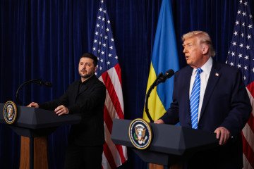 Washington Conditions Security Pledge on Ukraine Retreat from Donbas Ukrainian President Volodymyr Zelenskyy and US President Donald Trump. (Source: Getty Images)