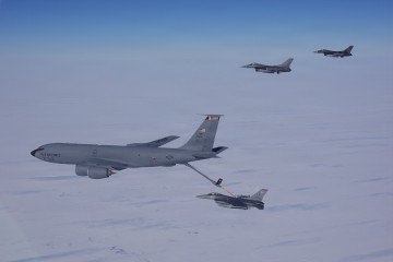 US Air Force KC-135 Stratotanker and 3 F-16 fighter jets over Alaska, April 2026. (Source: ANRALCOM/X) US Air Force KC-135 Stratotanker and 3 F-16 fighter jets over Alaska, April 2026. (Source: ANRALCOM/X)