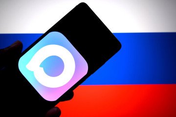 Russia Pressures Civilians in Kherson to Install Russian Spy App “Max” Before Entering Crimea