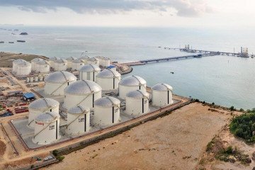 Sanctioned Russian Oil Quietly Floods Asia via Indonesian Free Trade Port