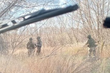 Footage reportedly showing a Russian military position near temporarily occupied Manhush in Ukraine’s Donetsk region. (Source: ATESH)