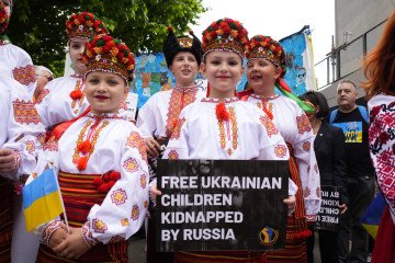 People taking part in the Ukraine Solidarity Campaign march in central London, demanding Russia return Ukrainian children on June 1, 2025. Illustrative photo. (Source: Getty Images)