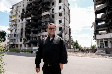 La entrevista Babel: El sacerdote católico que rastreó las tumbas del Holocausto dice ahora que Rusia está cometiendo genocidio