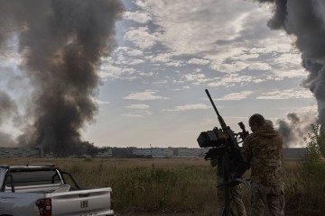 Members of a Ukrainian Mobile Fire Group operate their weapons to intercept incoming jet-powered Iranian-designed Shahed-type drones during a Russian aerial attack on August 27, 2026 in Boryspil, Kyiv region, Ukraine. (Source: Getty Images) Members of a Ukrainian Mobile Fire Group operate their weapons to intercept incoming jet-powered Iranian-designed Shahed-type drones during a Russian aerial attack on August 27, 2026 in Boryspil, Kyiv region, Ukraine. (Source: Getty Images)